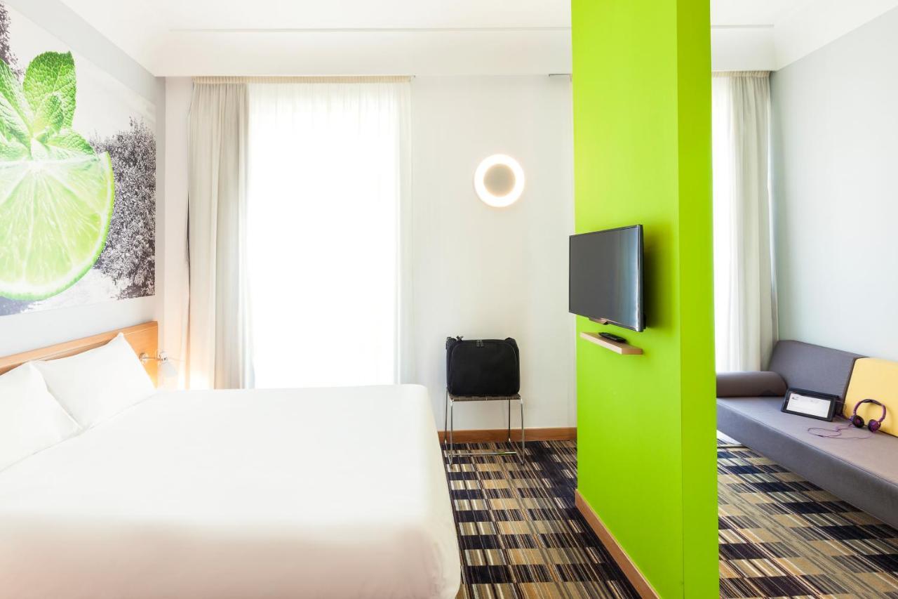 Hotel Ibis Styles Napoli Garibaldi Esterno foto