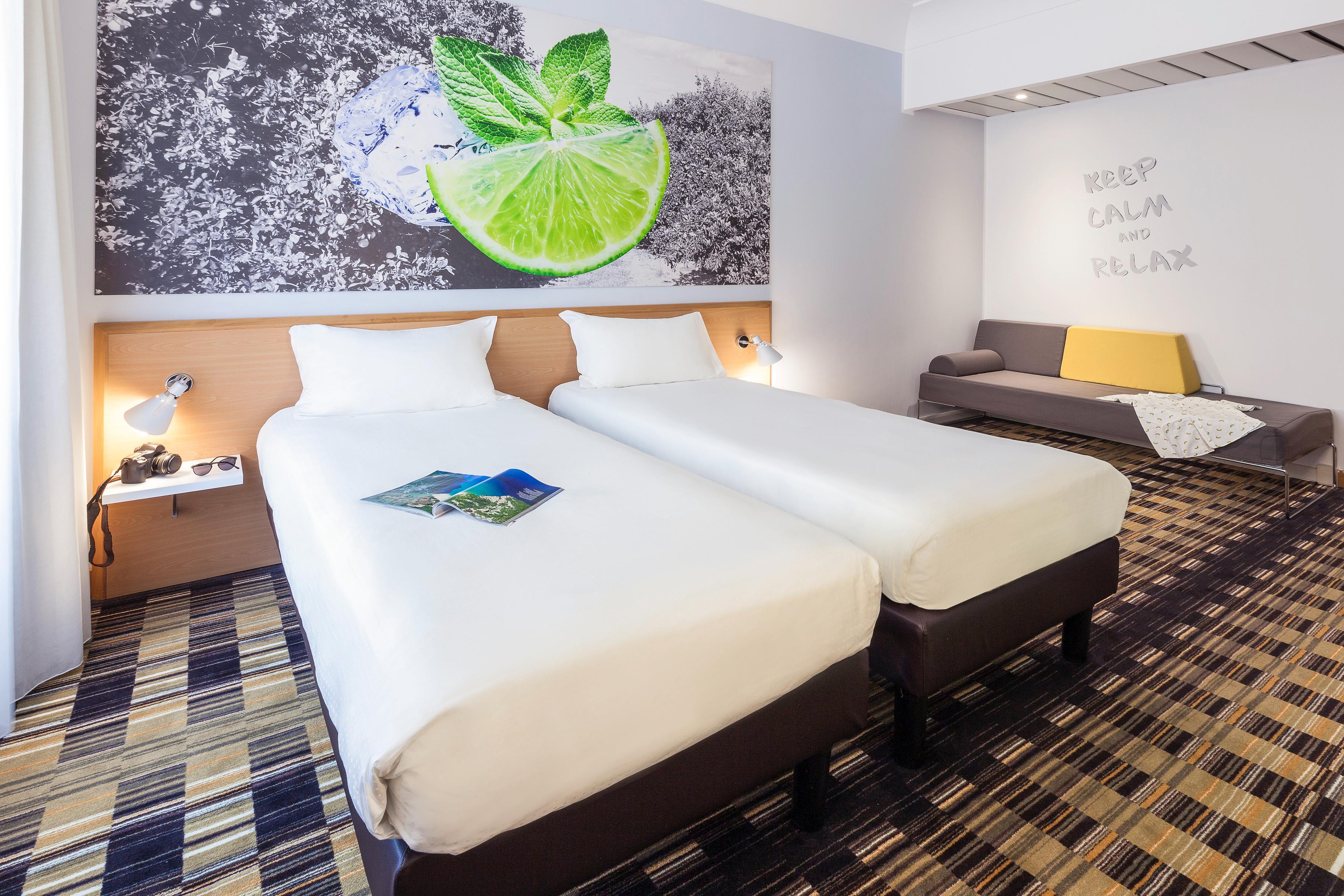 Hotel Ibis Styles Napoli Garibaldi Esterno foto