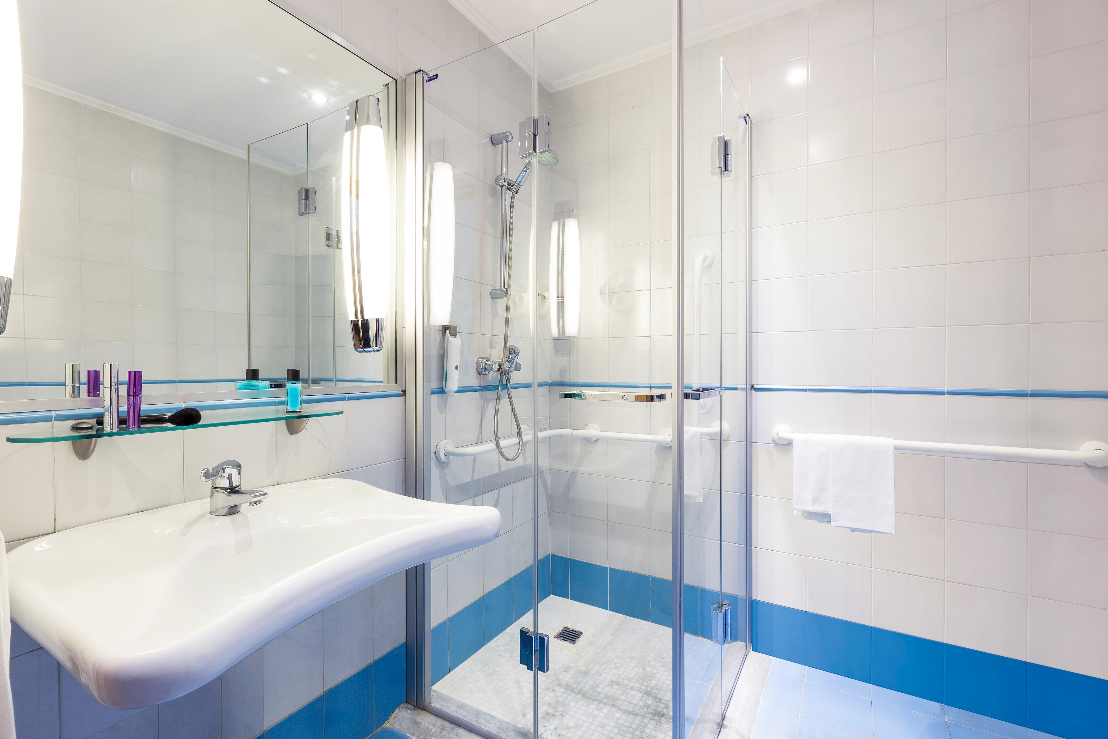 Hotel Ibis Styles Napoli Garibaldi Esterno foto