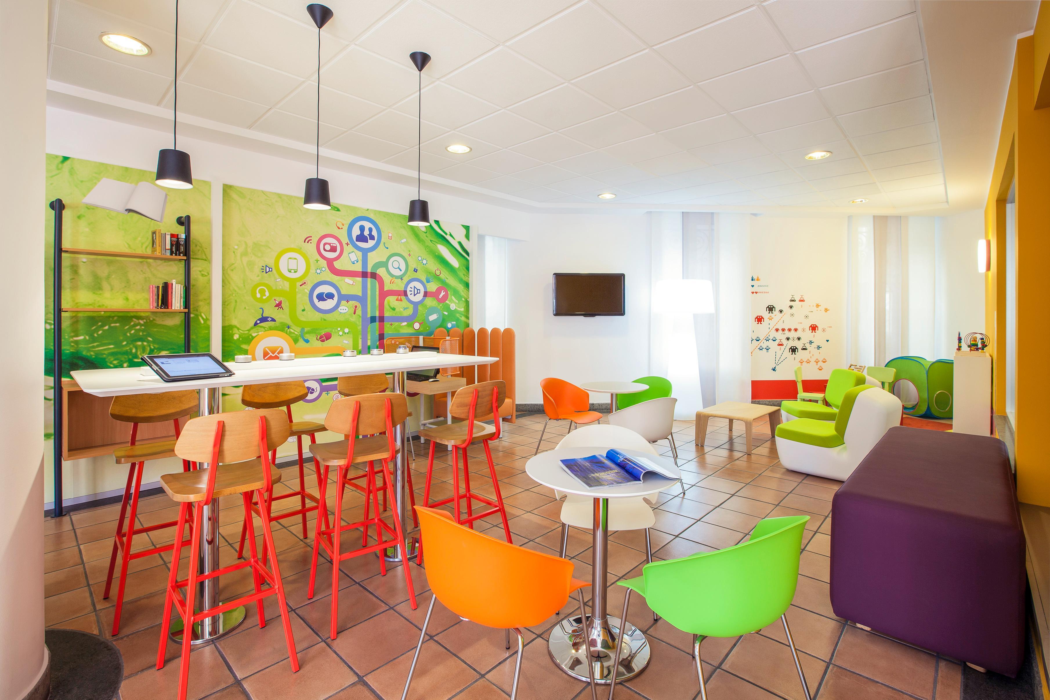 Hotel Ibis Styles Napoli Garibaldi Esterno foto