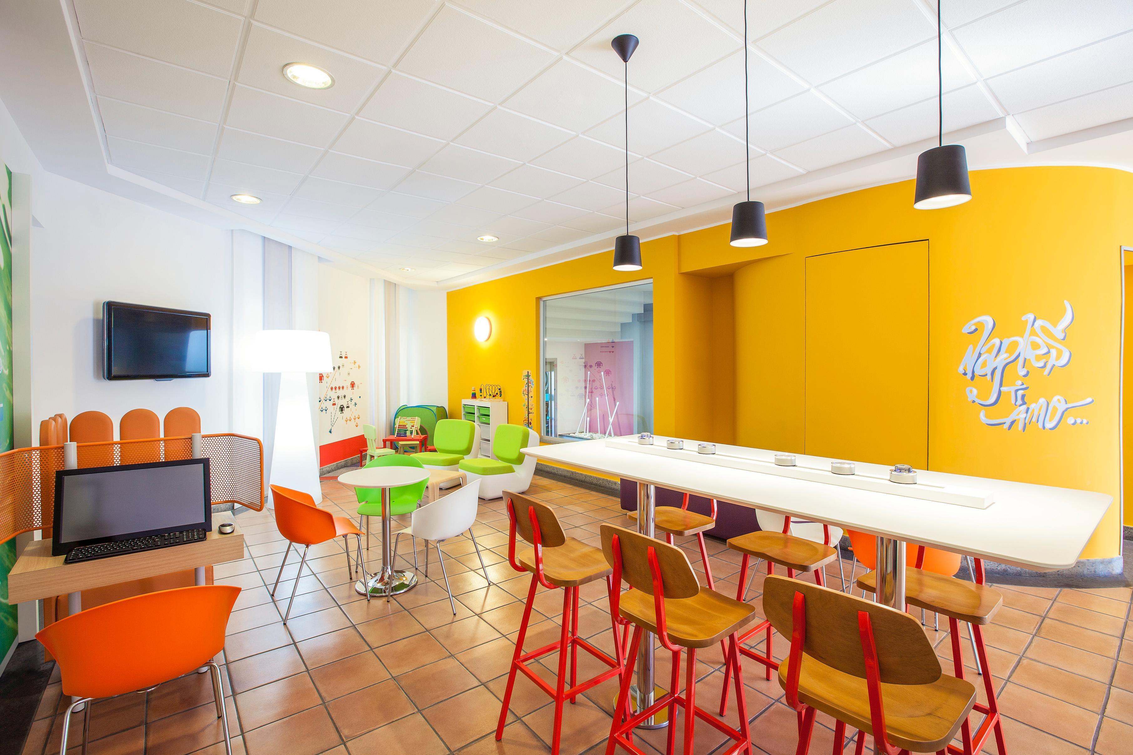 Hotel Ibis Styles Napoli Garibaldi Esterno foto