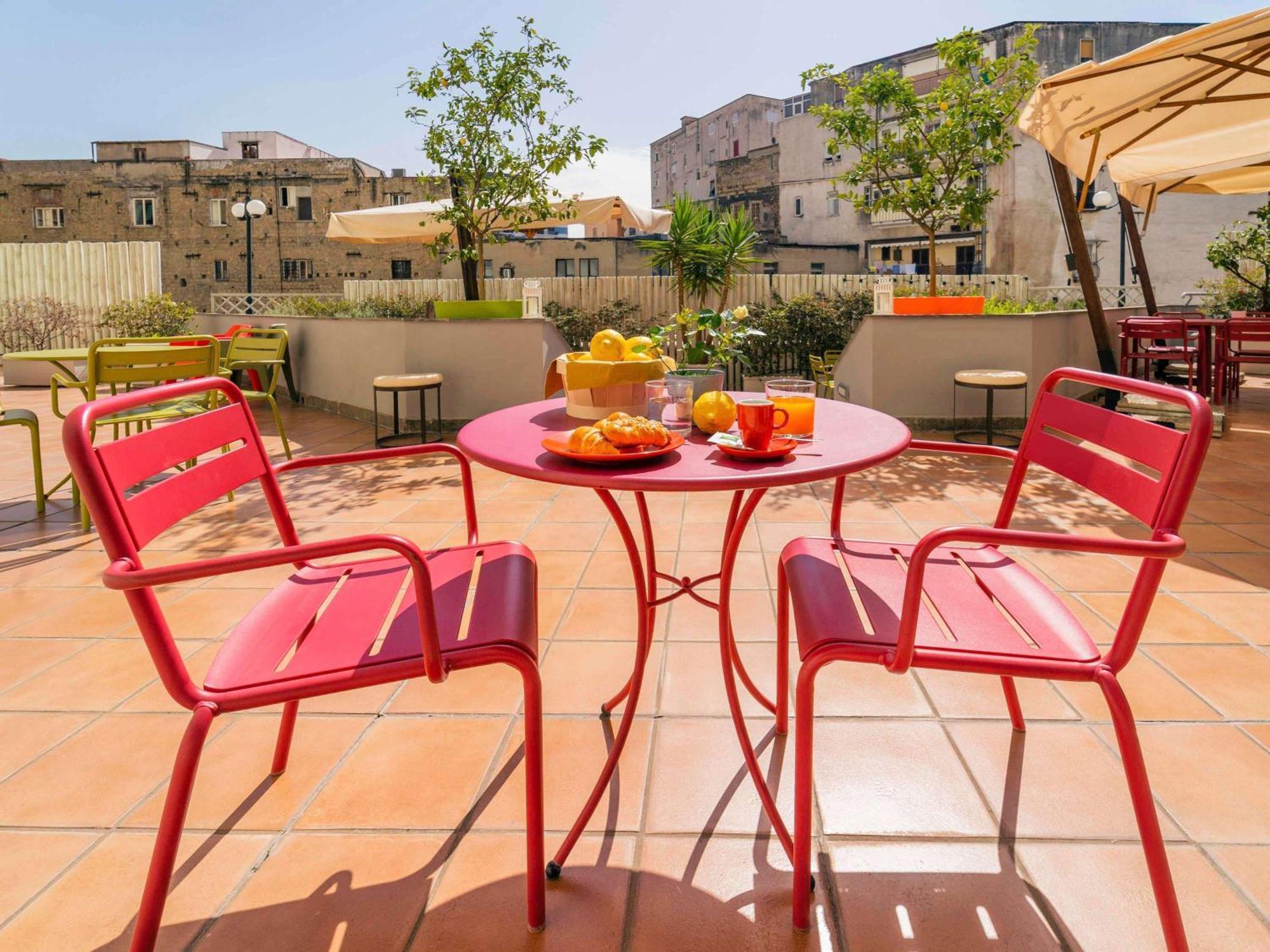 Hotel Ibis Styles Napoli Garibaldi Esterno foto