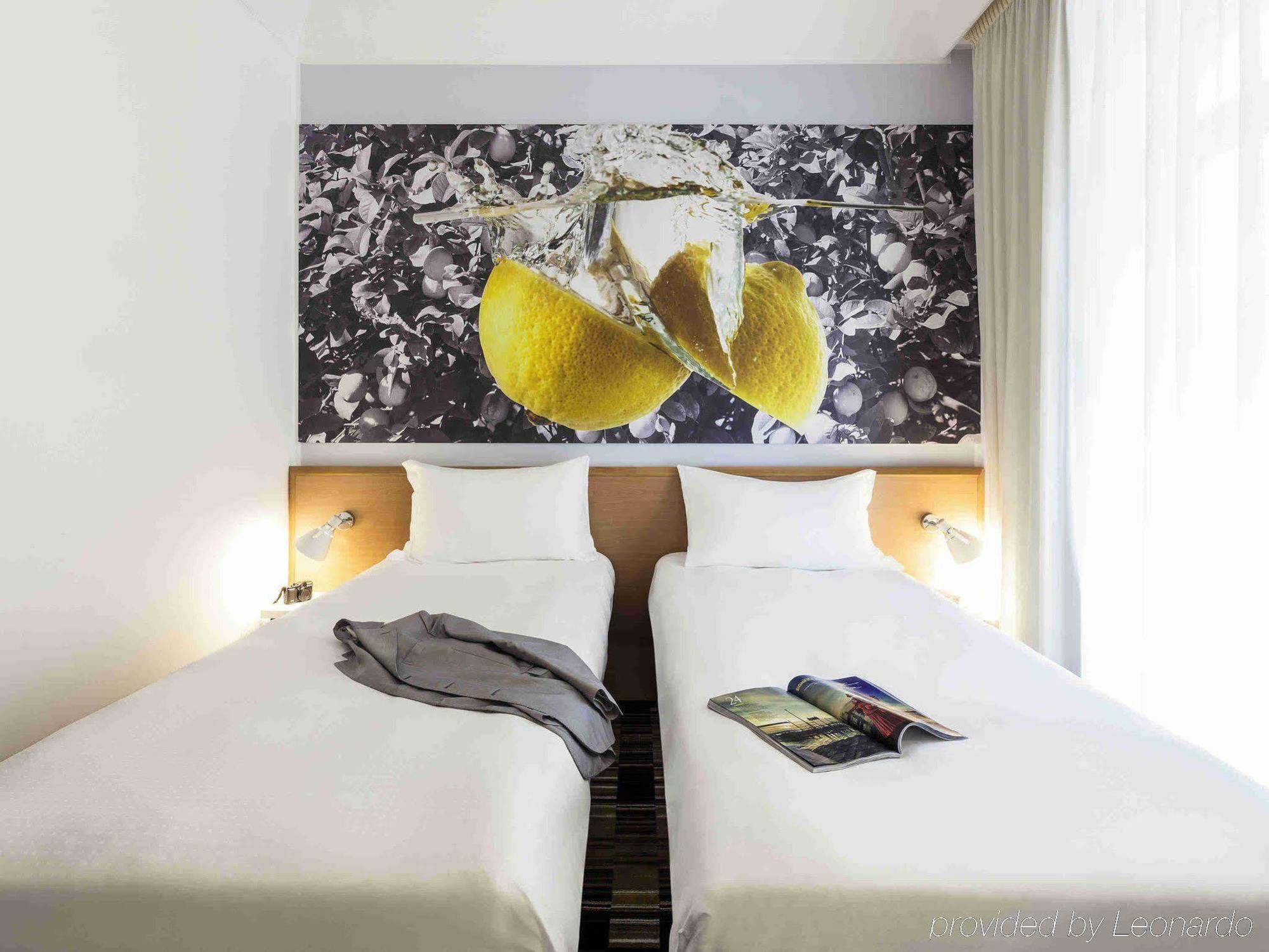 Hotel Ibis Styles Napoli Garibaldi Esterno foto