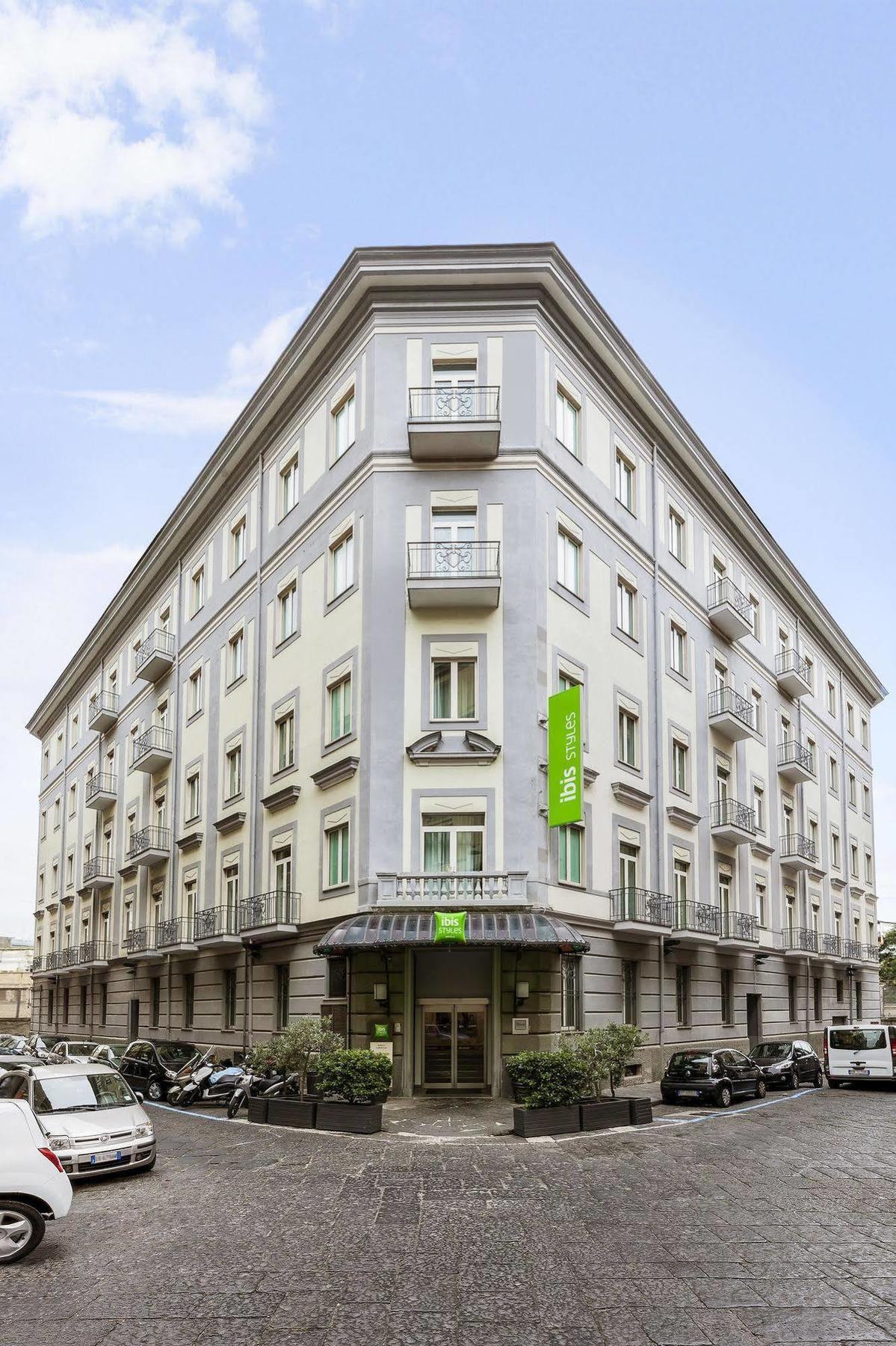 Hotel Ibis Styles Napoli Garibaldi Esterno foto