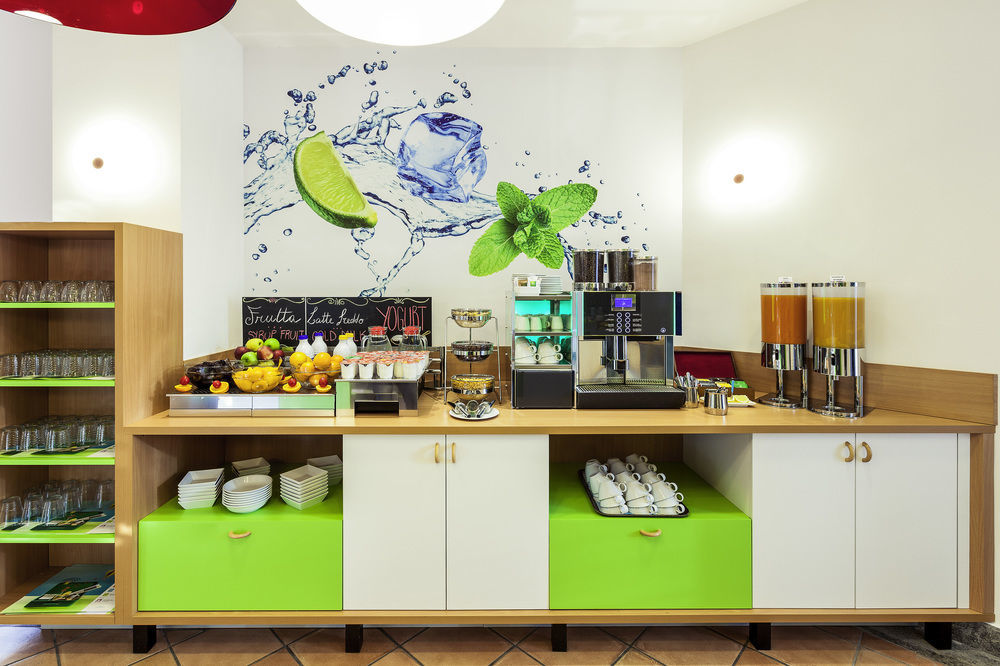 Hotel Ibis Styles Napoli Garibaldi Esterno foto