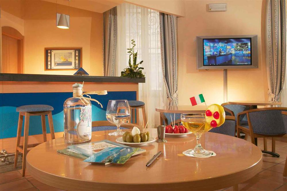 Hotel Ibis Styles Napoli Garibaldi Ristorante foto