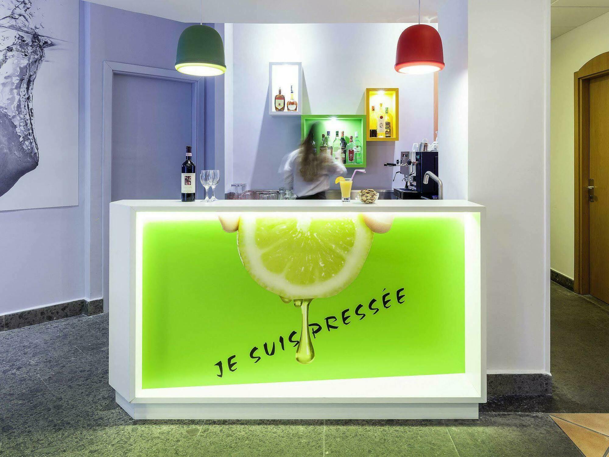 Hotel Ibis Styles Napoli Garibaldi Esterno foto