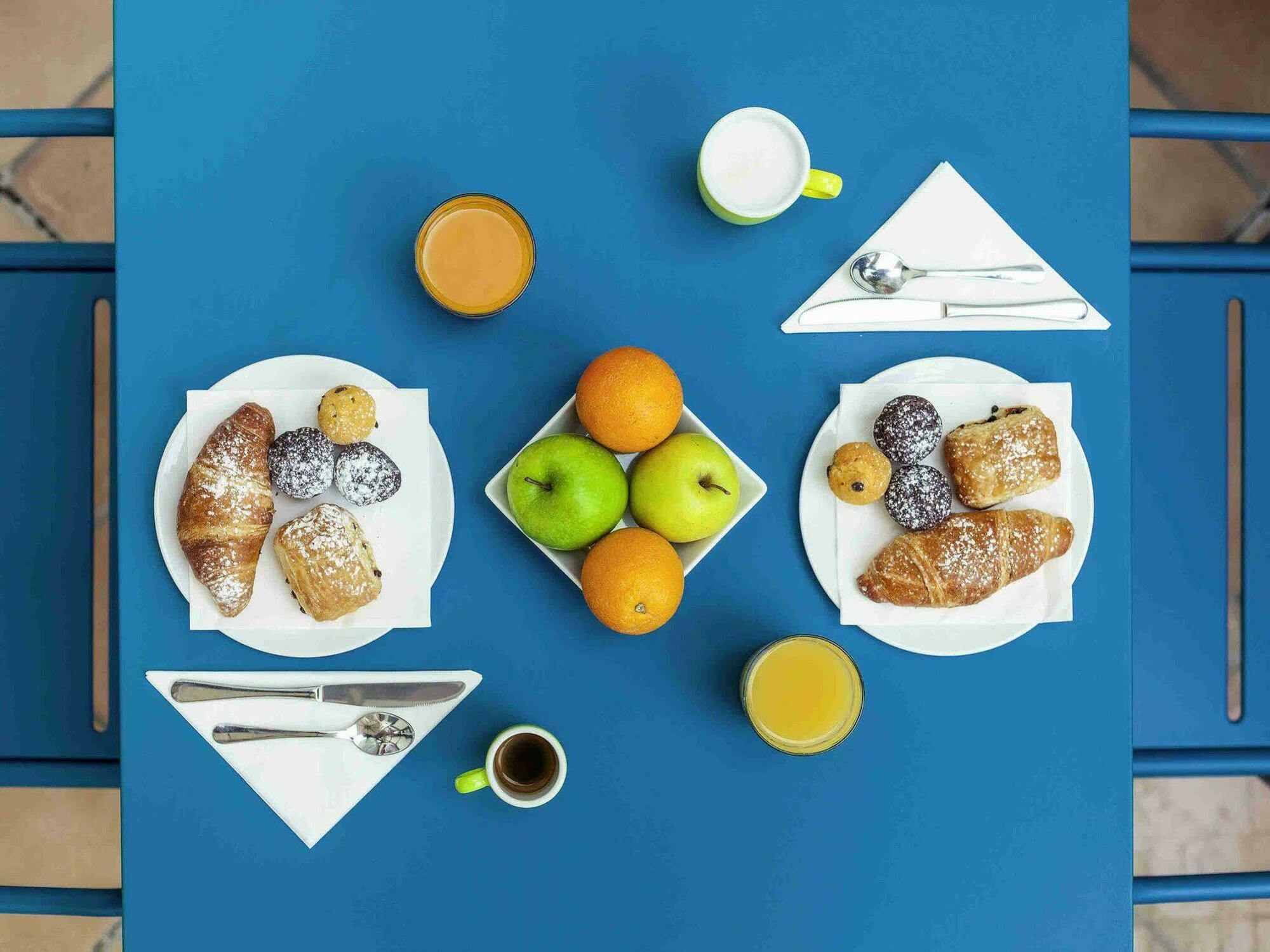 Hotel Ibis Styles Napoli Garibaldi Esterno foto